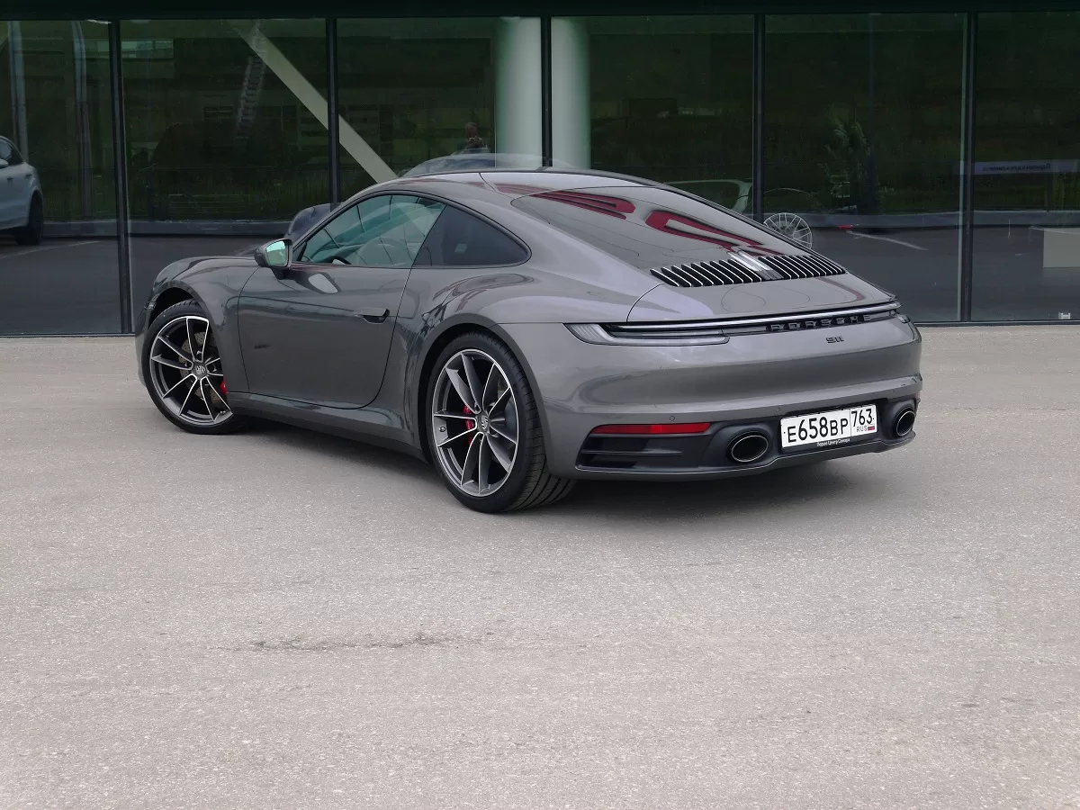 911 Carrera 4S